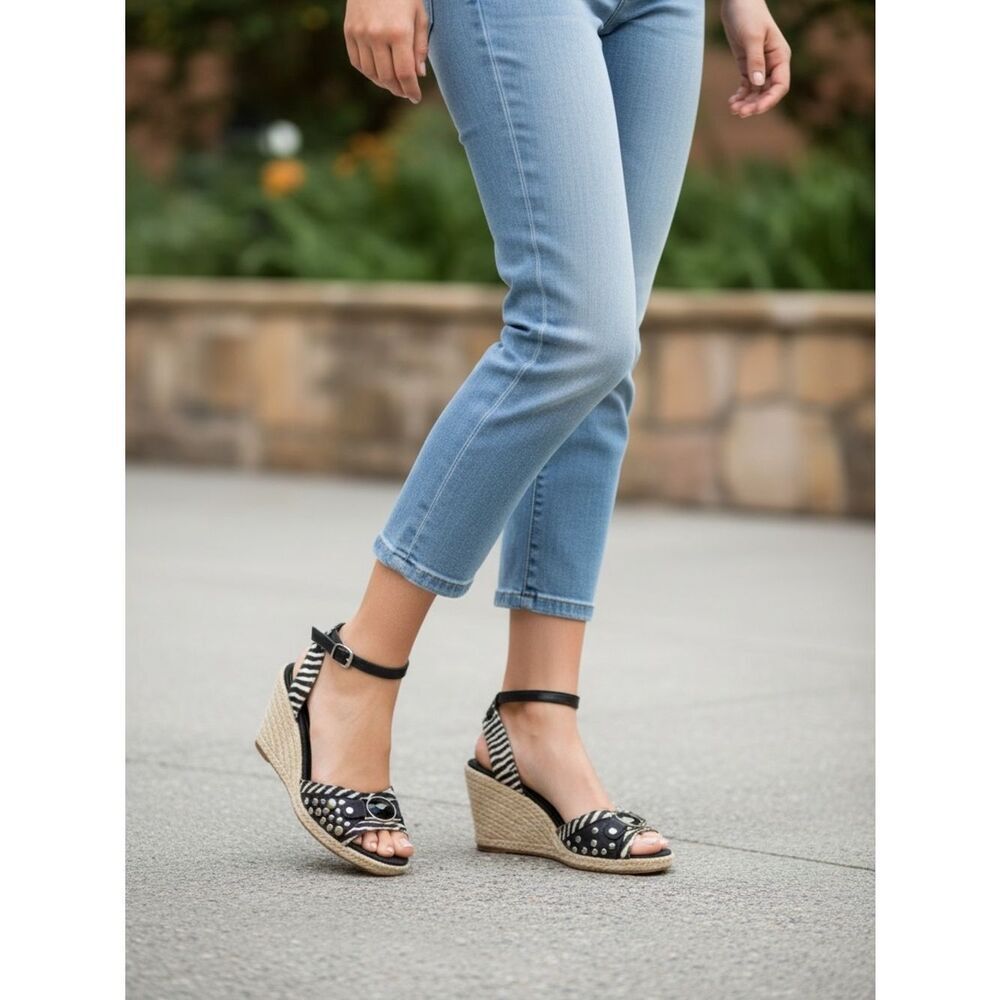 Vintage Zebra Print  Wedge Sandals 7